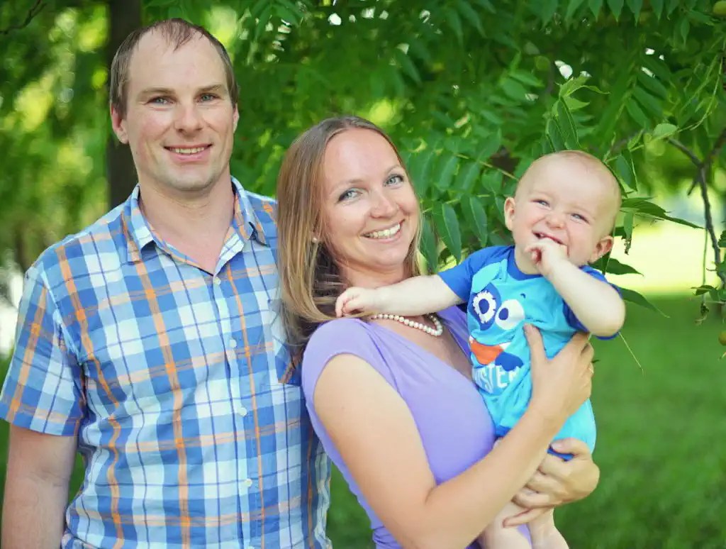 Закажите портретную фотосессию в Турине с профессиональным фотографом Serghei Kaushka. Получите высококачественные снимки в студии или на природе с использованием лучшего оборудования и услугами визажистов.